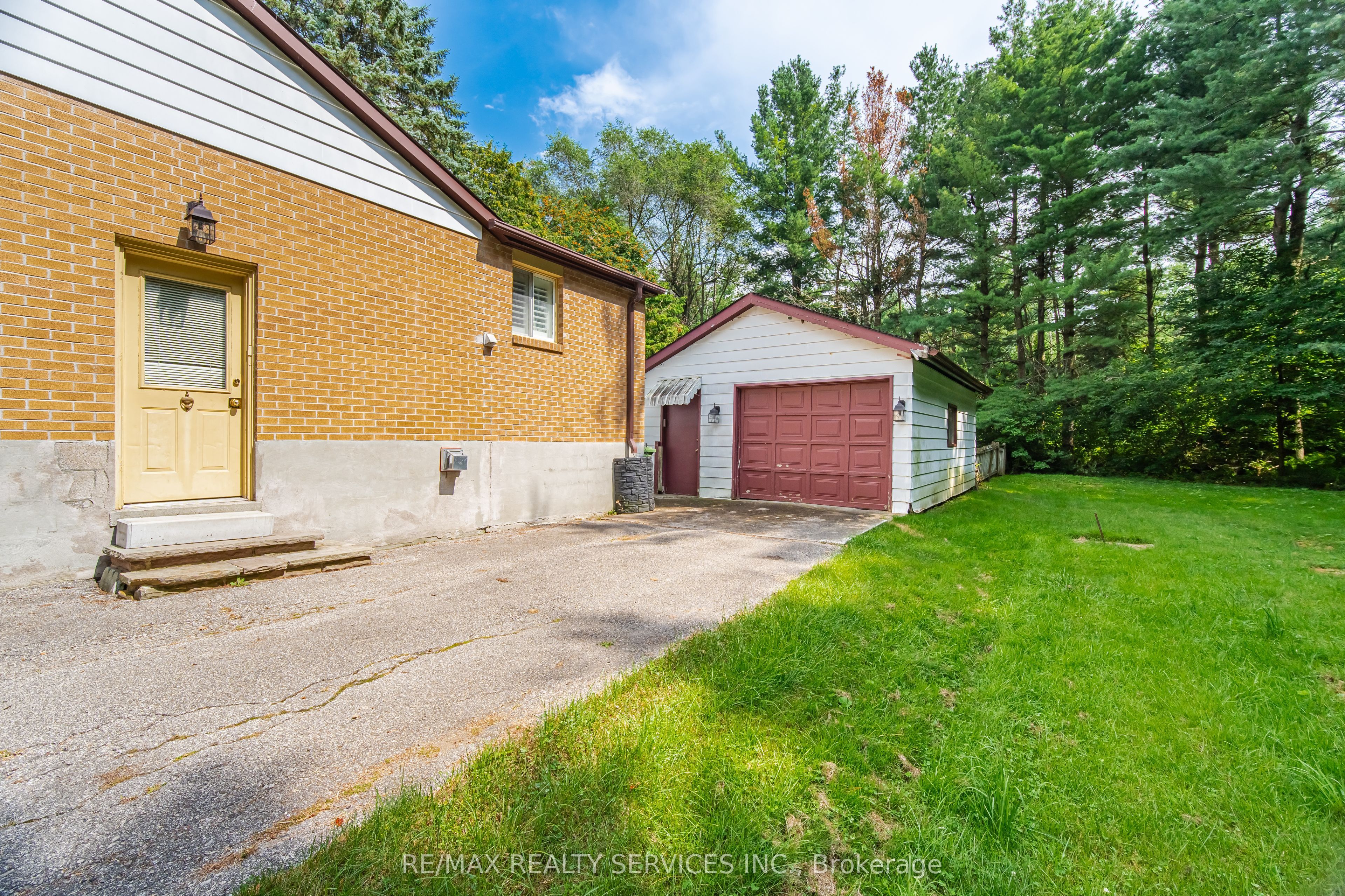 43 Maple Avenue Property Photo 4