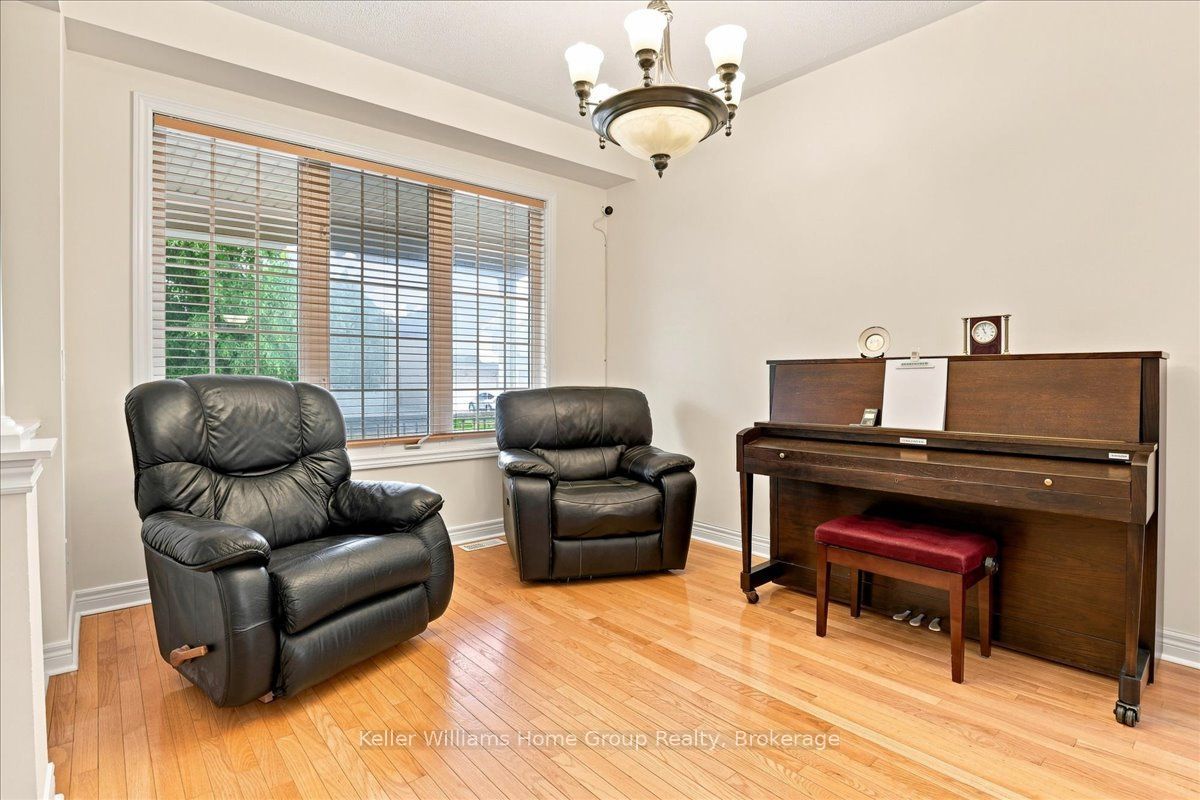 12 Thorndale Road Property Photo 4