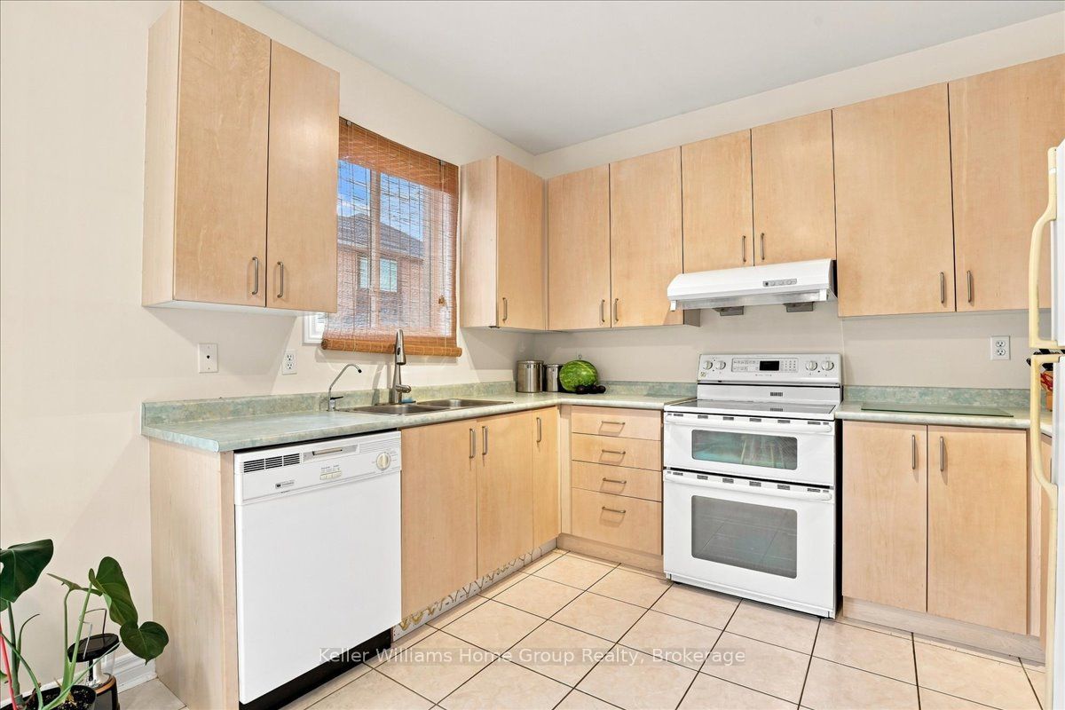 12 Thorndale Road Property Photo 13
