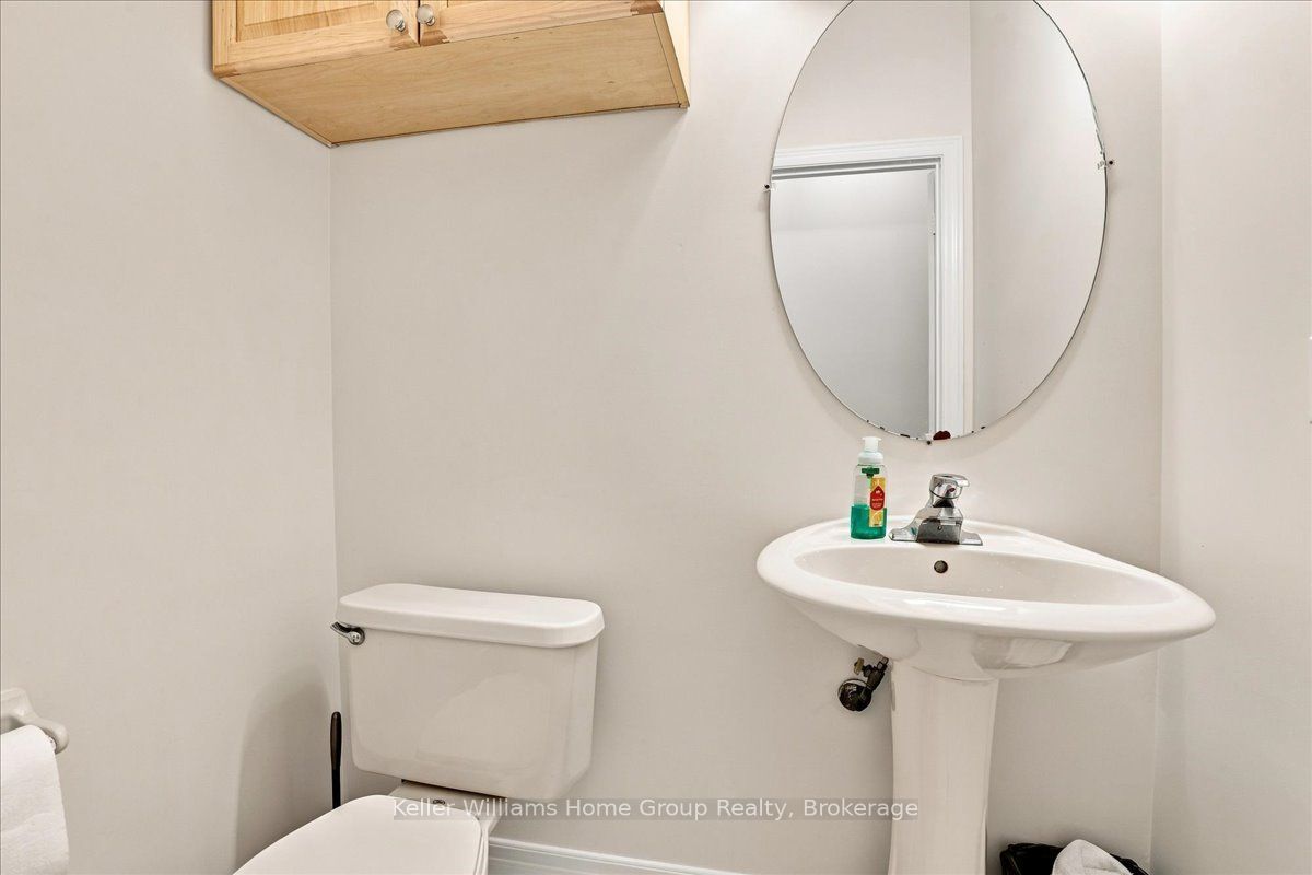 12 Thorndale Road Property Photo 15