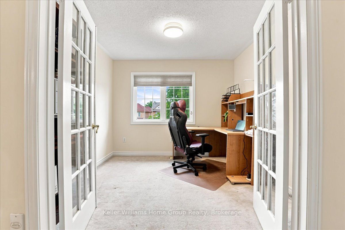 12 Thorndale Road Property Photo 17