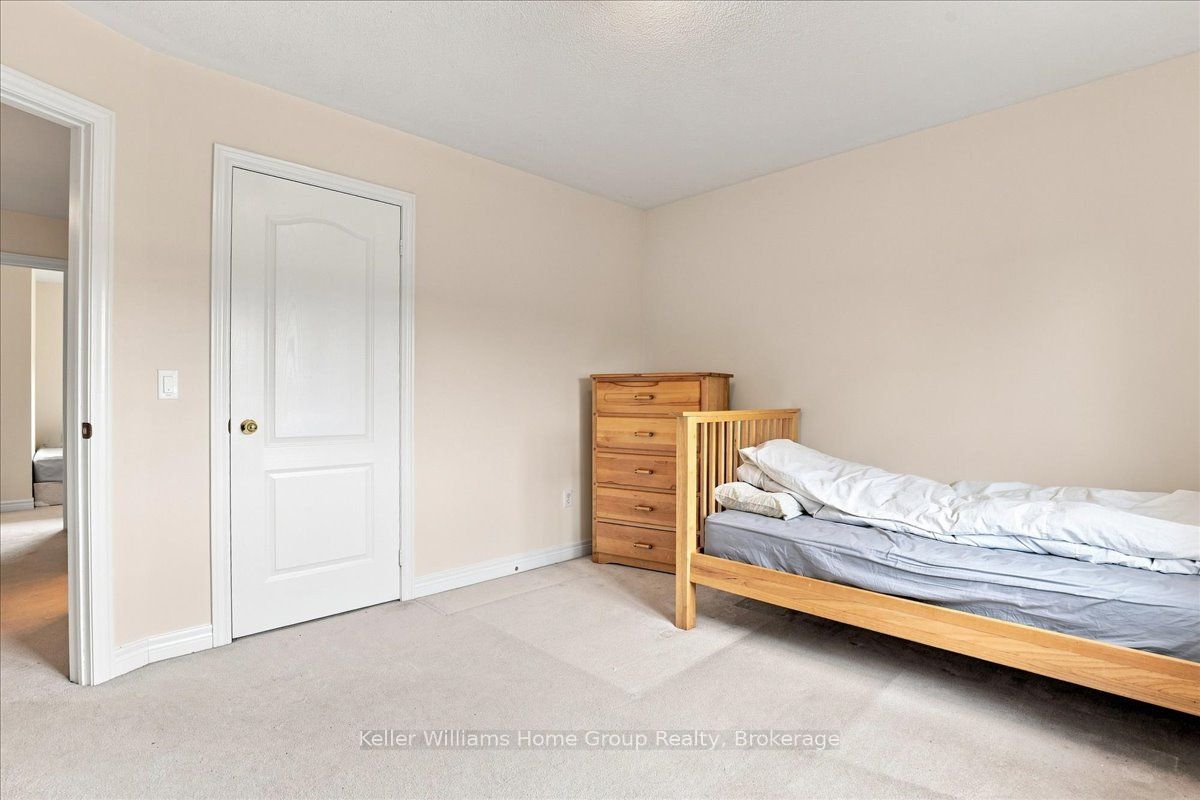 12 Thorndale Road Property Photo 19