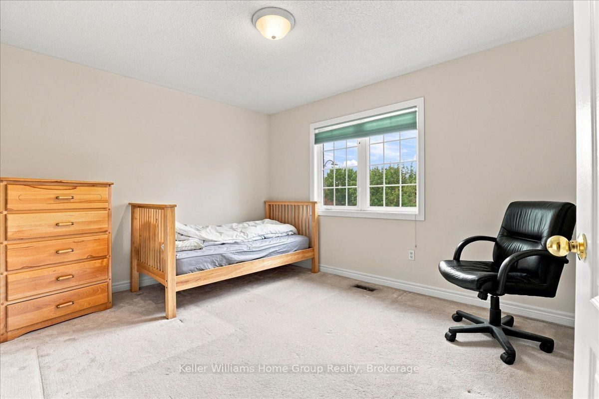 12 Thorndale Road Property Photo 20