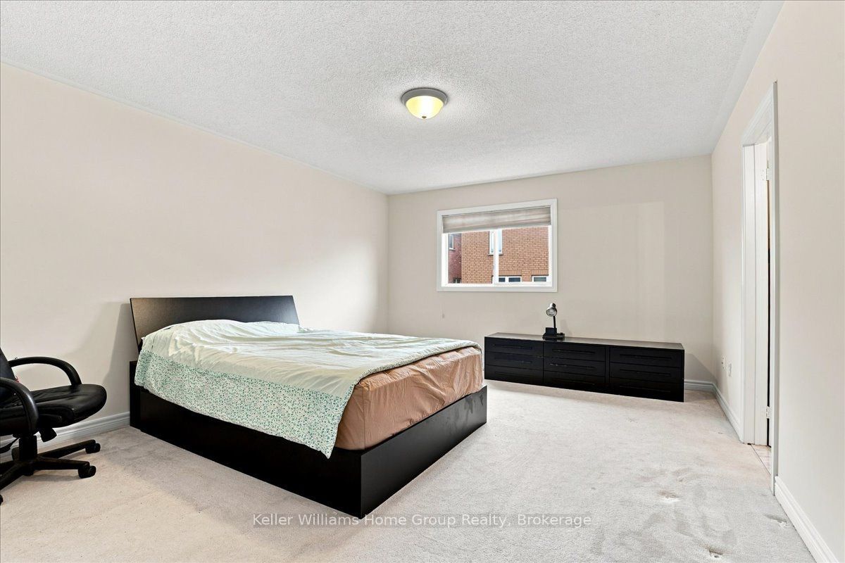 12 Thorndale Road Property Photo 21