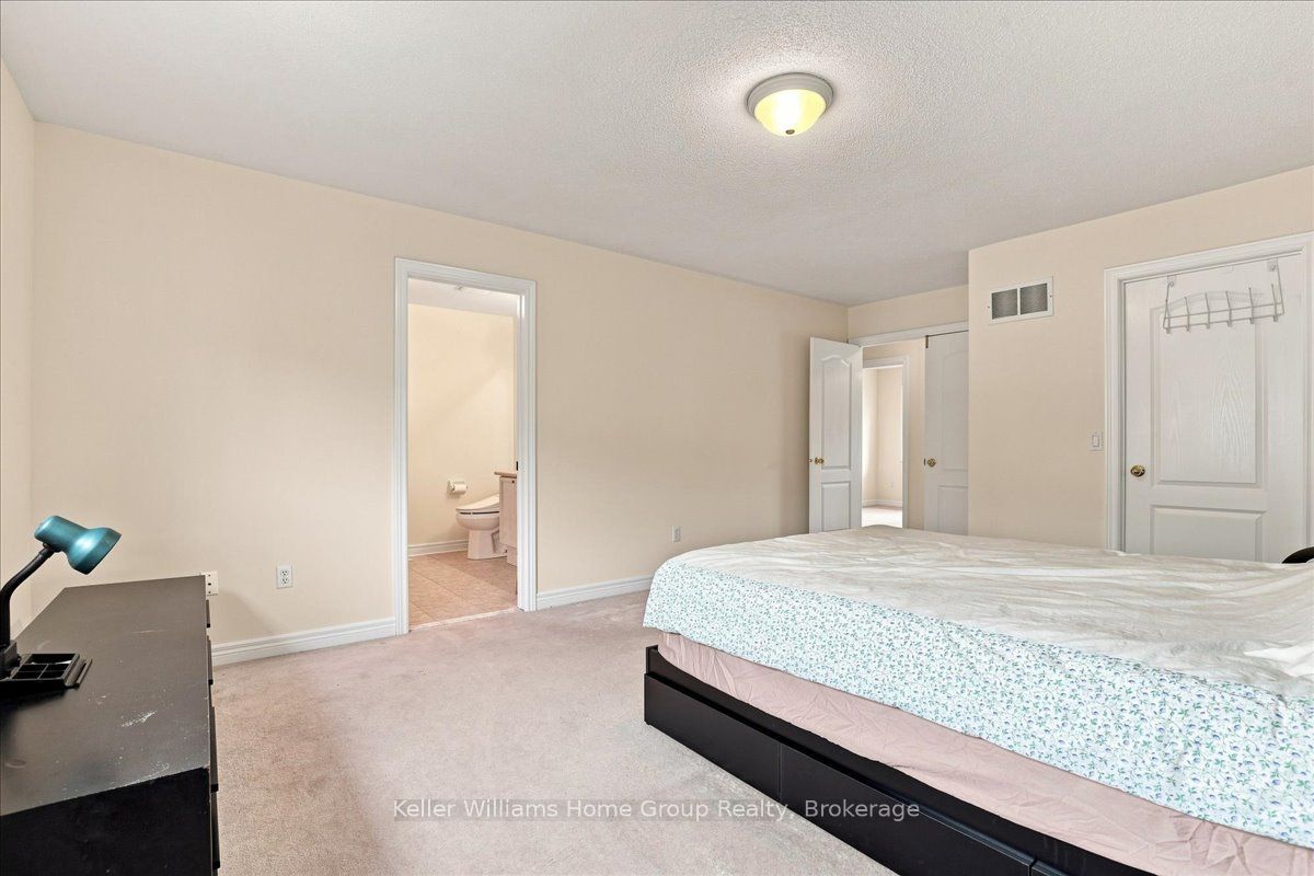 12 Thorndale Road Property Photo 22