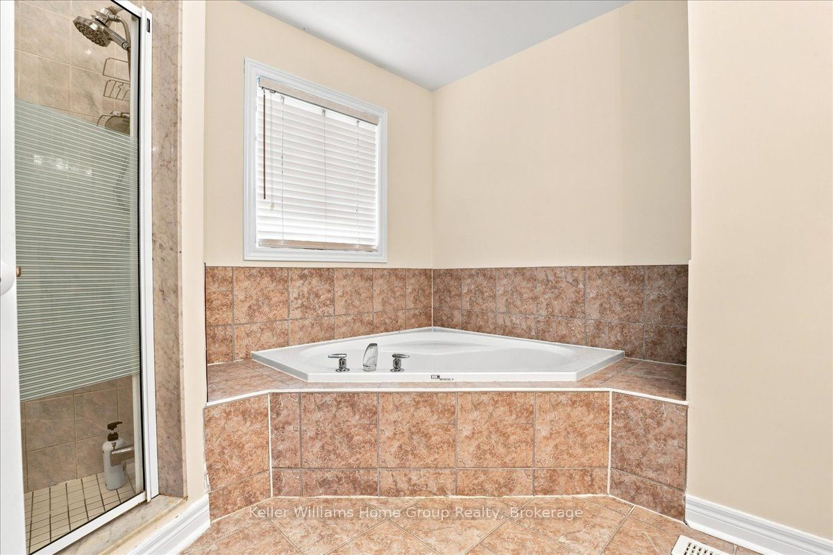 12 Thorndale Road Property Photo 24
