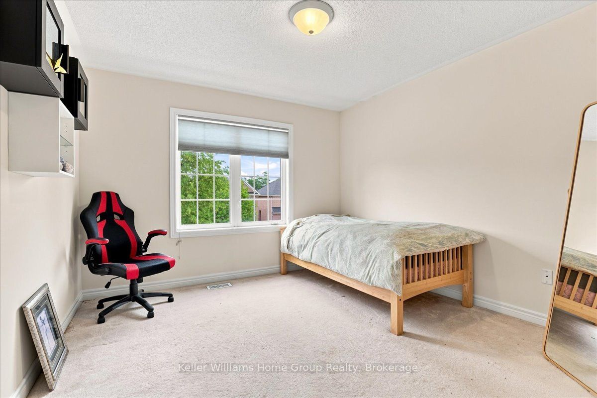 12 Thorndale Road Property Photo 25