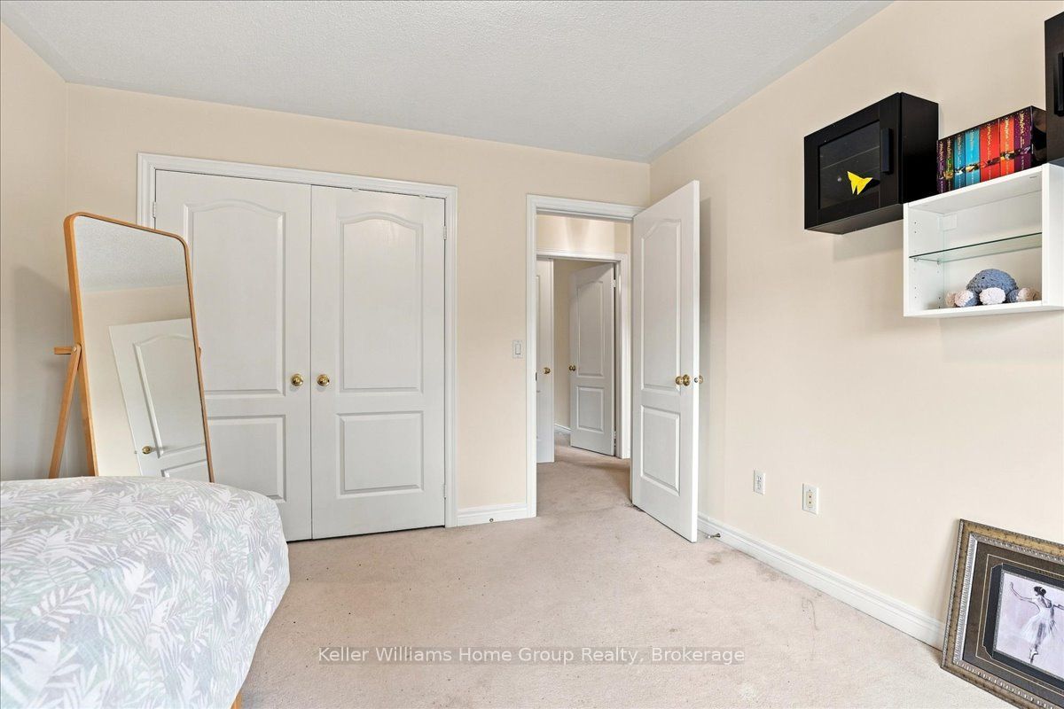 12 Thorndale Road Property Photo 26
