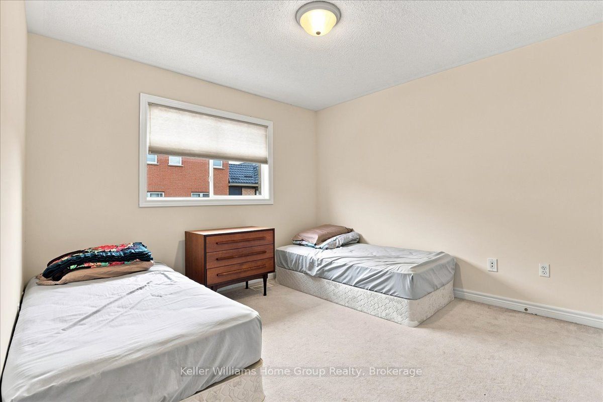 12 Thorndale Road Property Photo 27