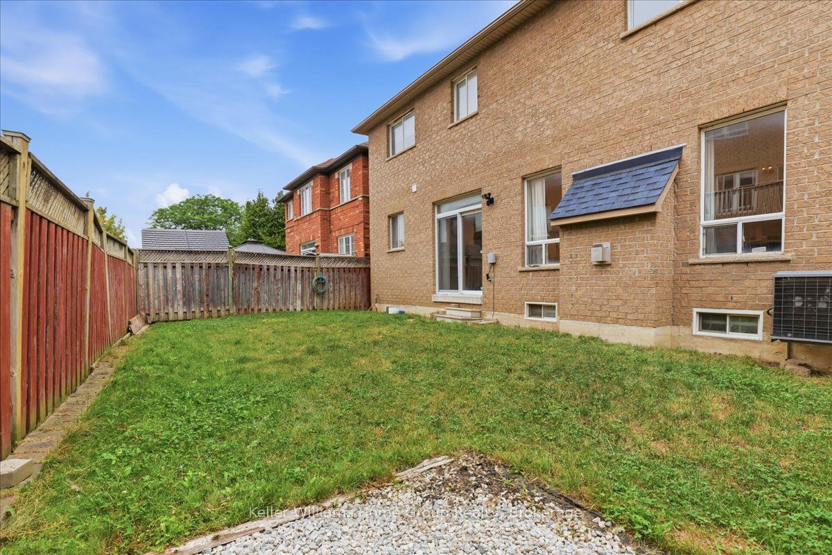12 Thorndale Road Property Photo 30