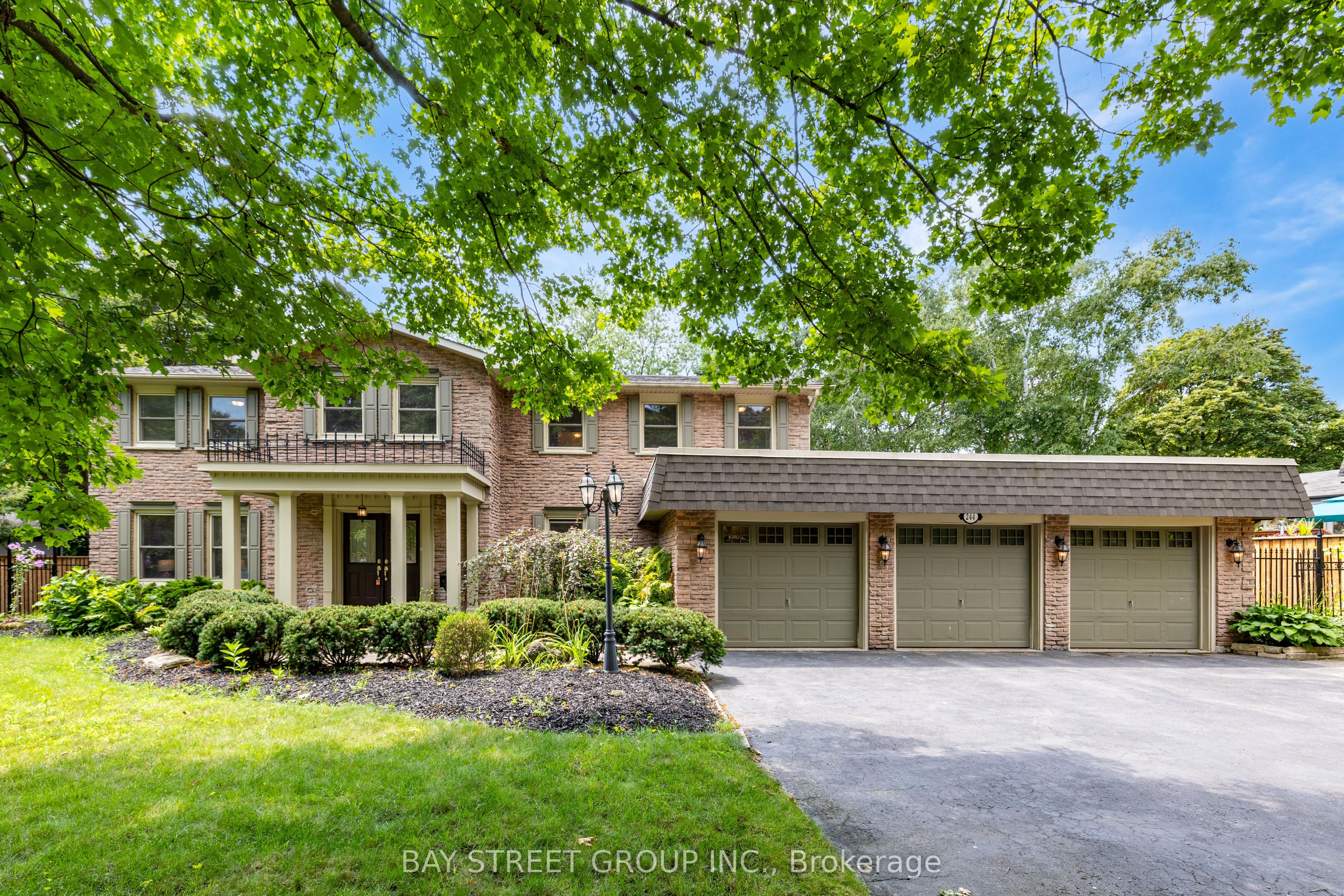244 Colchester Drive Property Photo 4