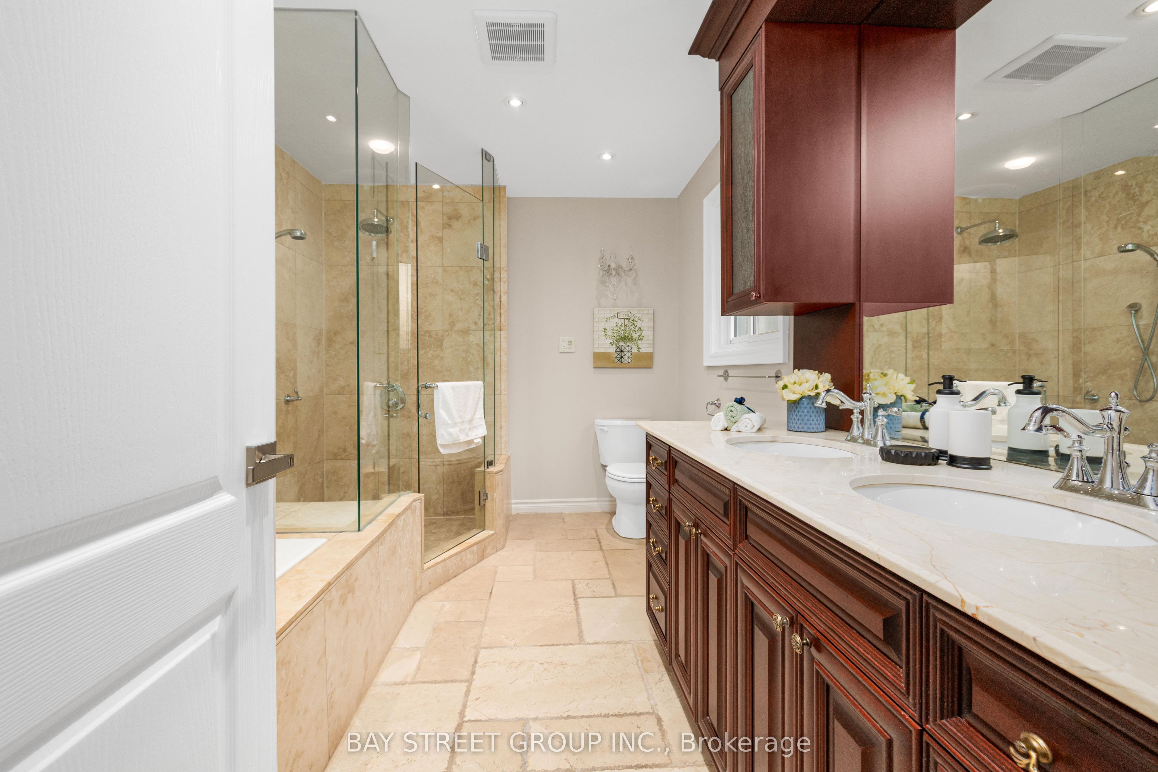 244 Colchester Drive Property Photo 28