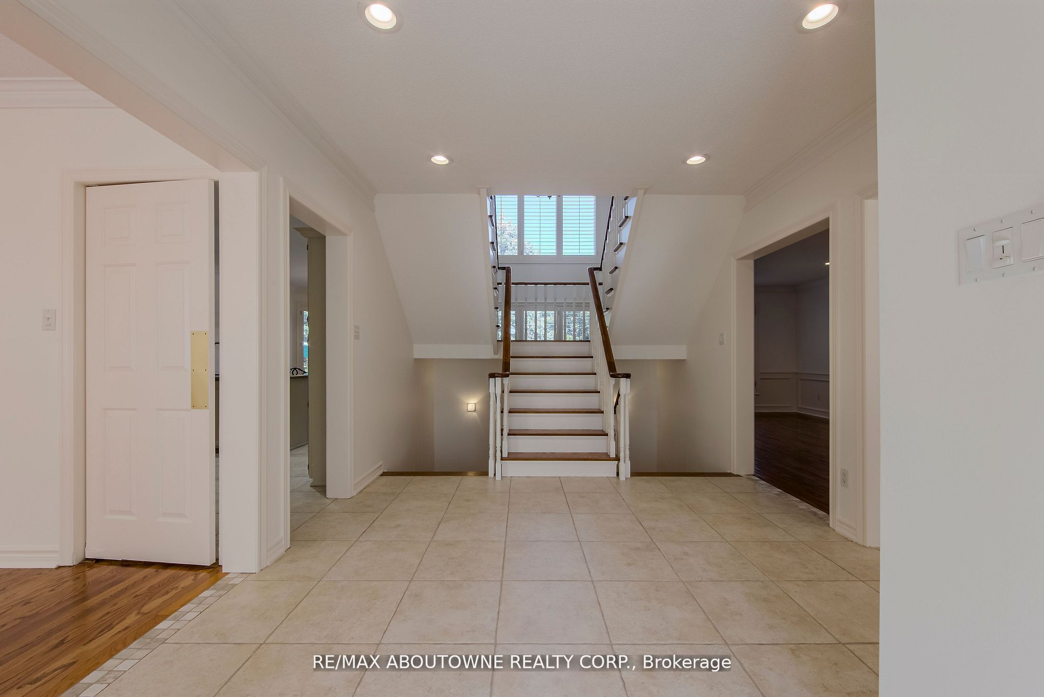 1487 The Links Drive Property Photo 3
