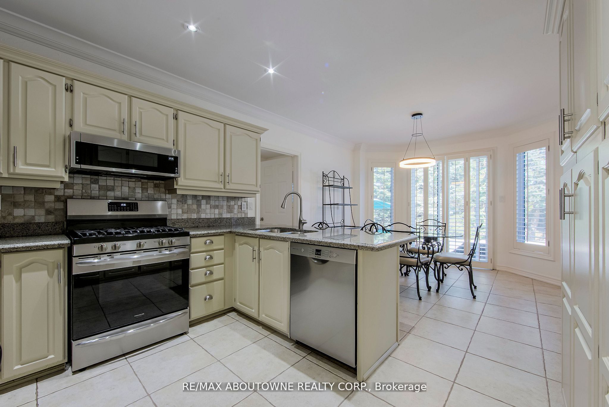 1487 The Links Drive Property Photo 16