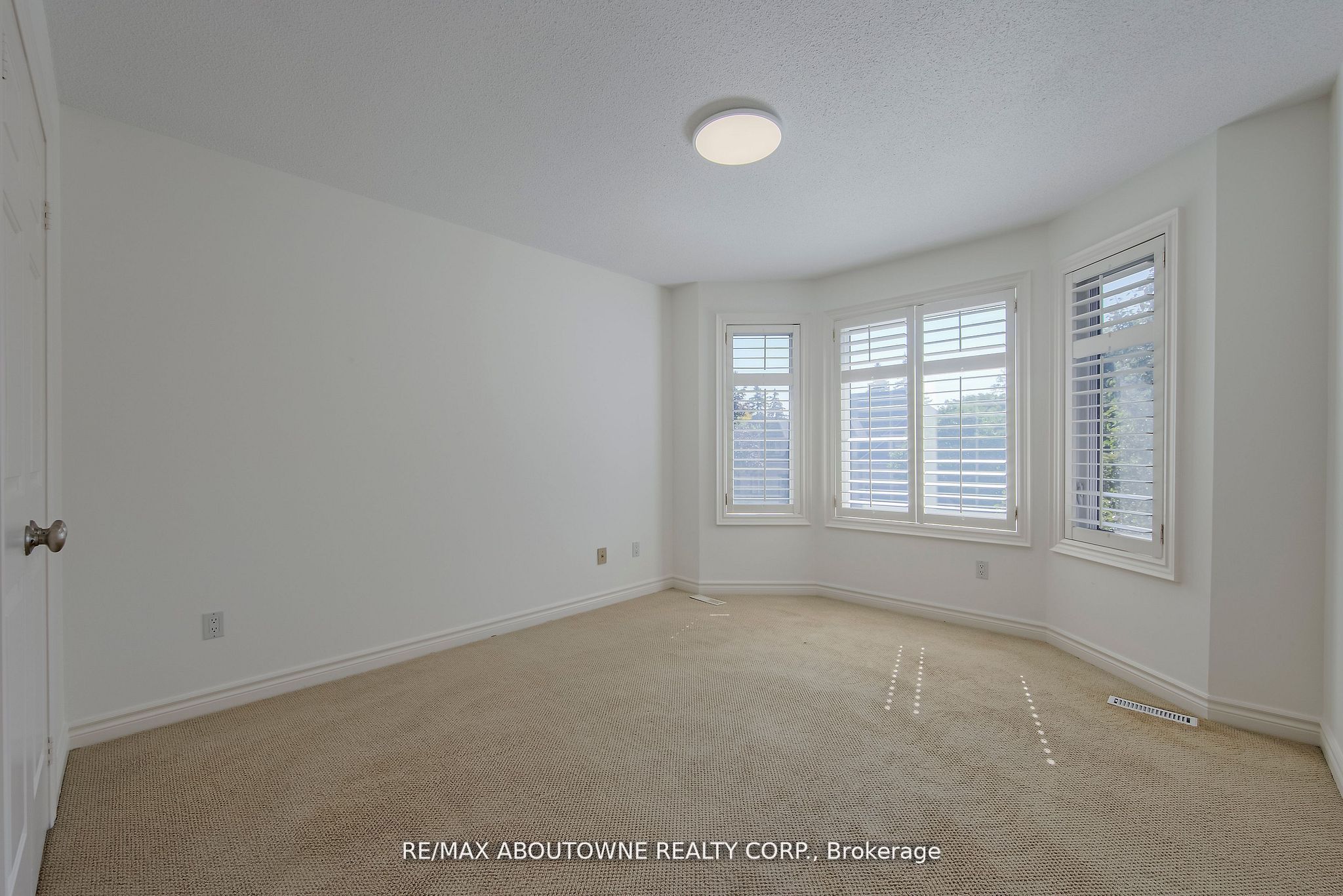1487 The Links Drive Property Photo 19