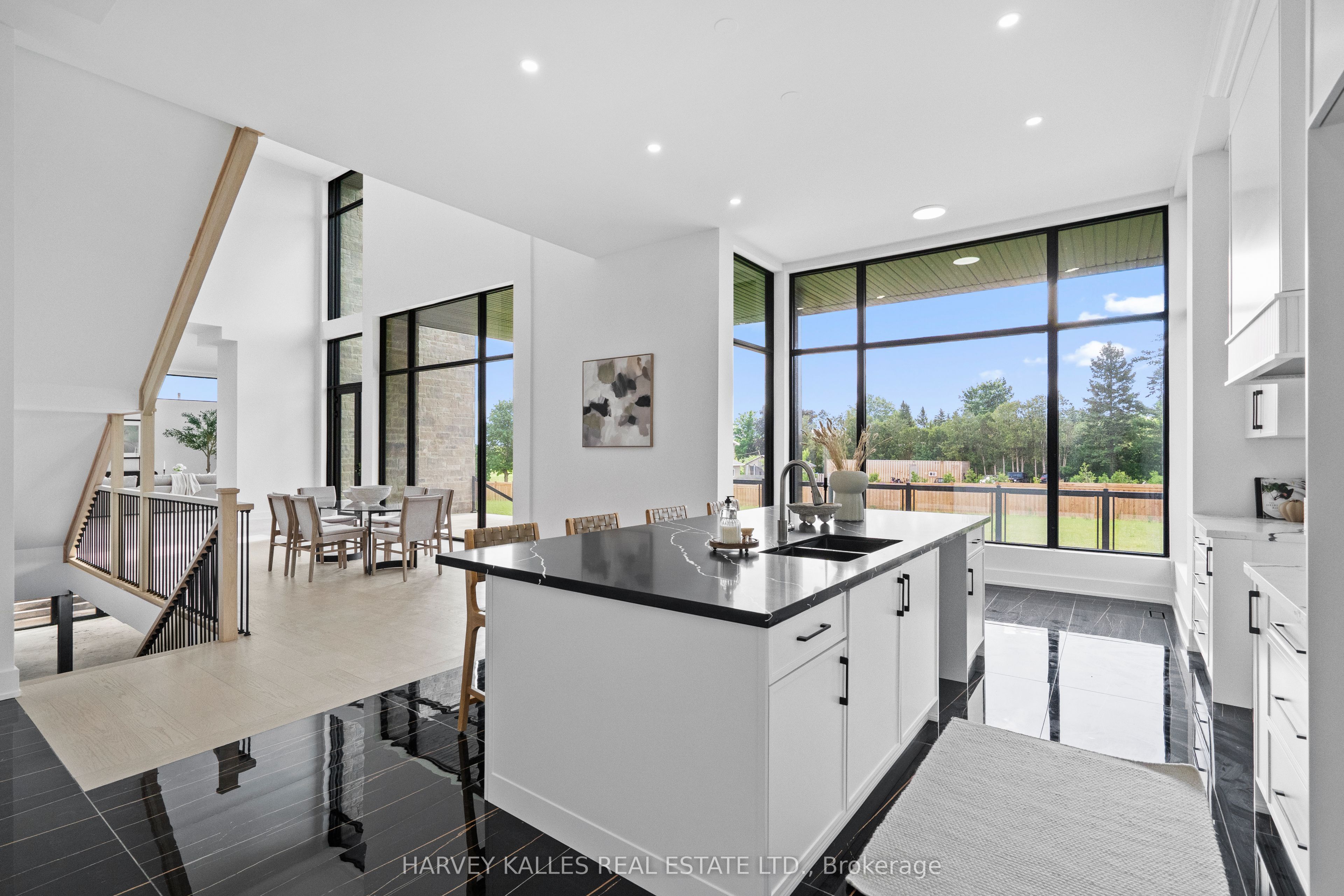 2 Sugarbush Court Property Photo 2