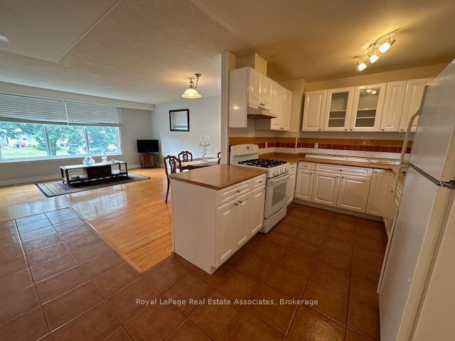 13 Edwin Drive Property Photo 4