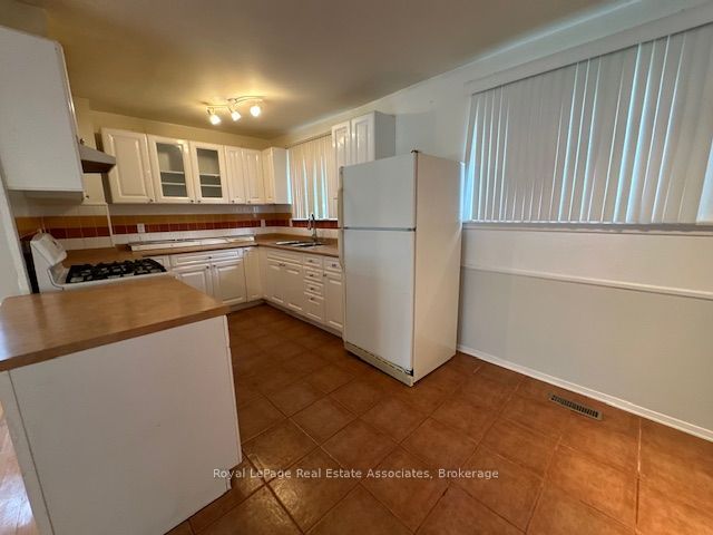 13 Edwin Drive Property Photo 5