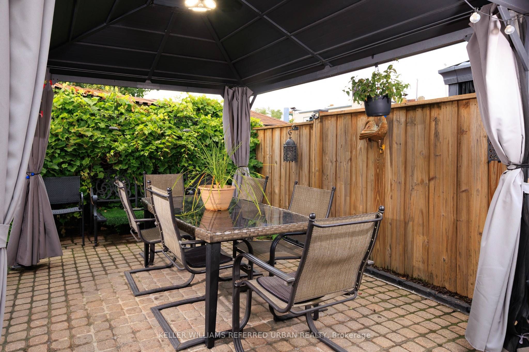 6 Elmhurst Drive Property Photo 33