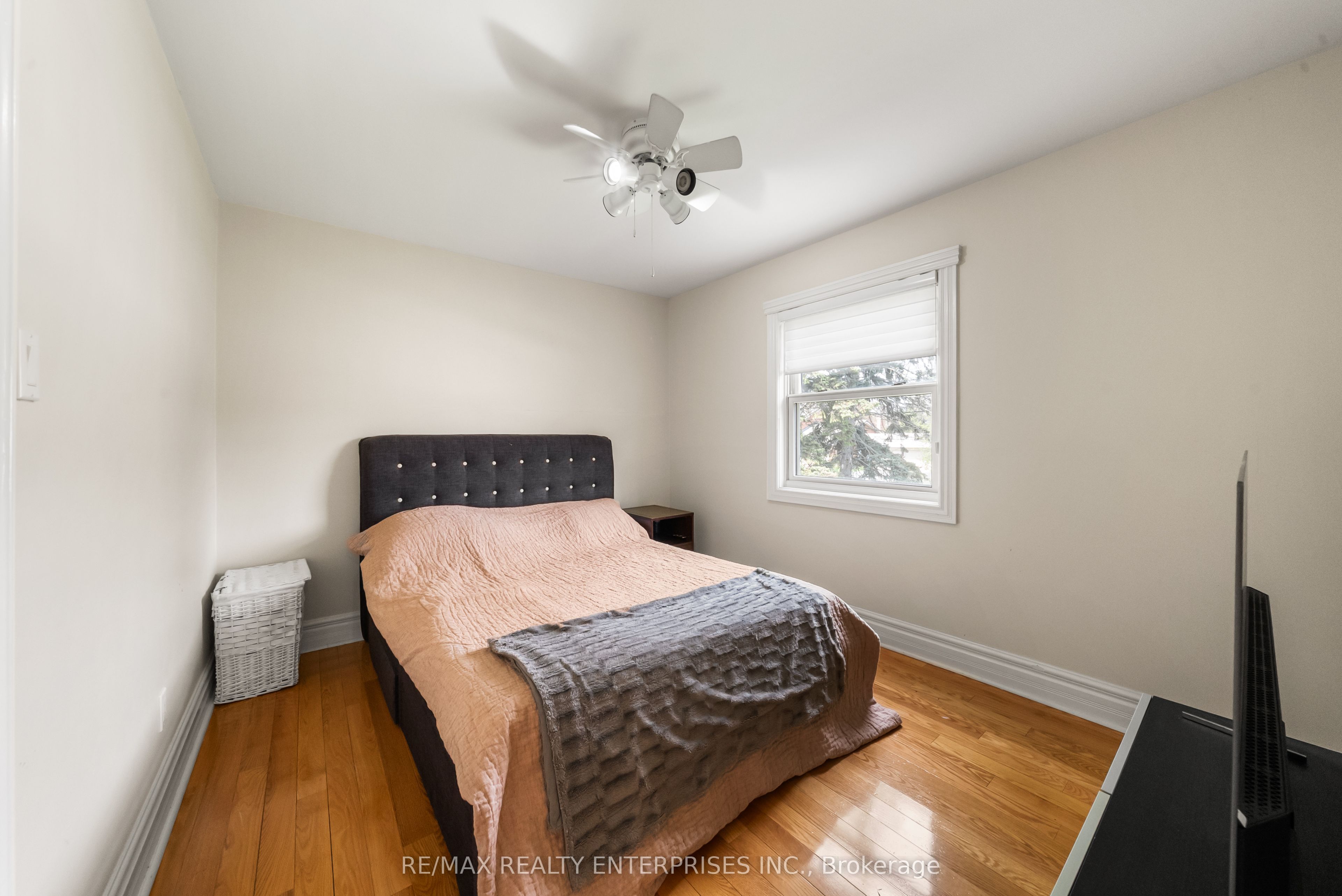2154 Oneida Crescent Property Photo 29
