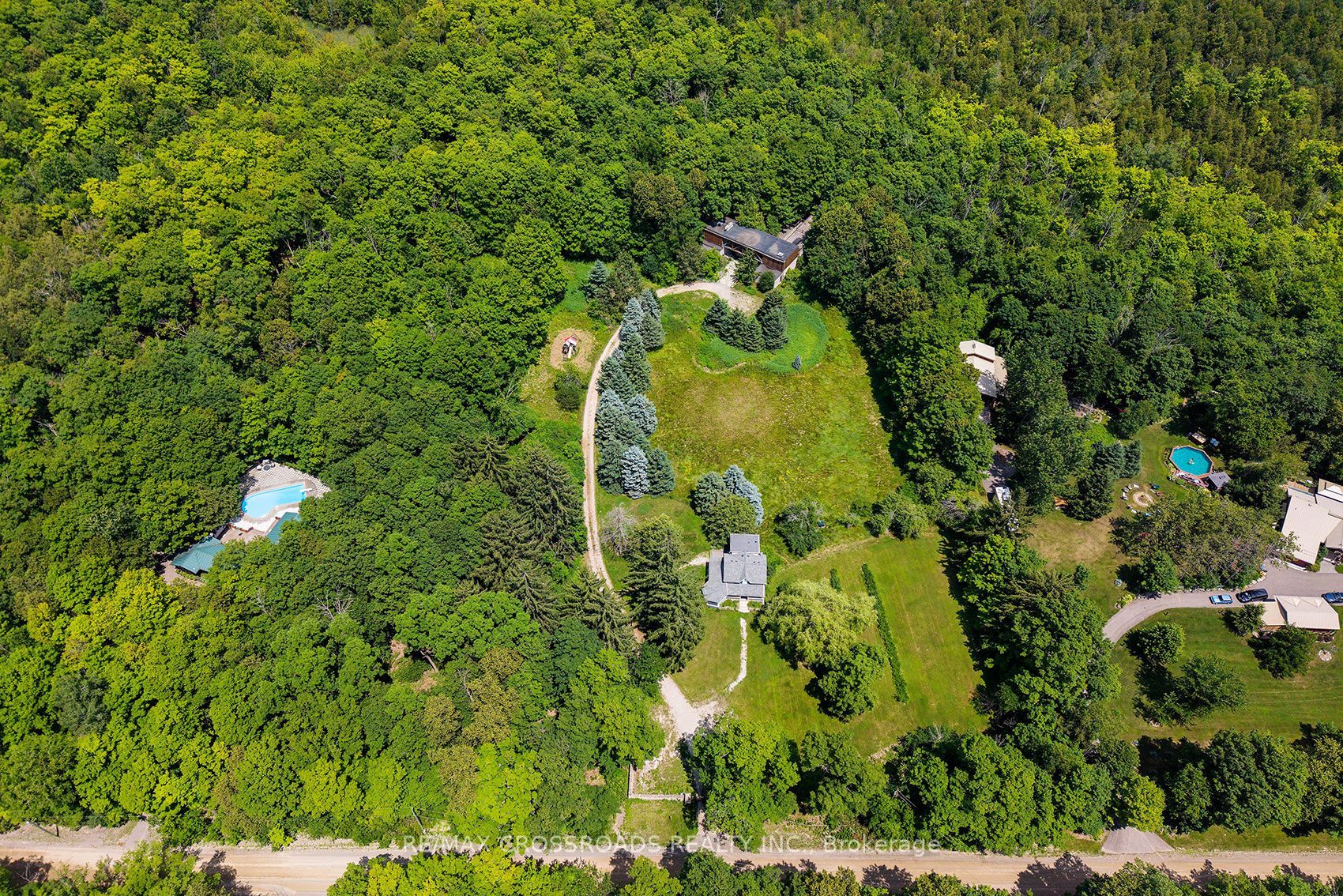 15135 Rockside Road Property Photo 4