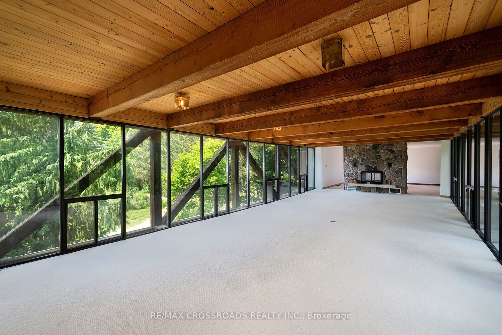 15135 Rockside Road Property Photo 7