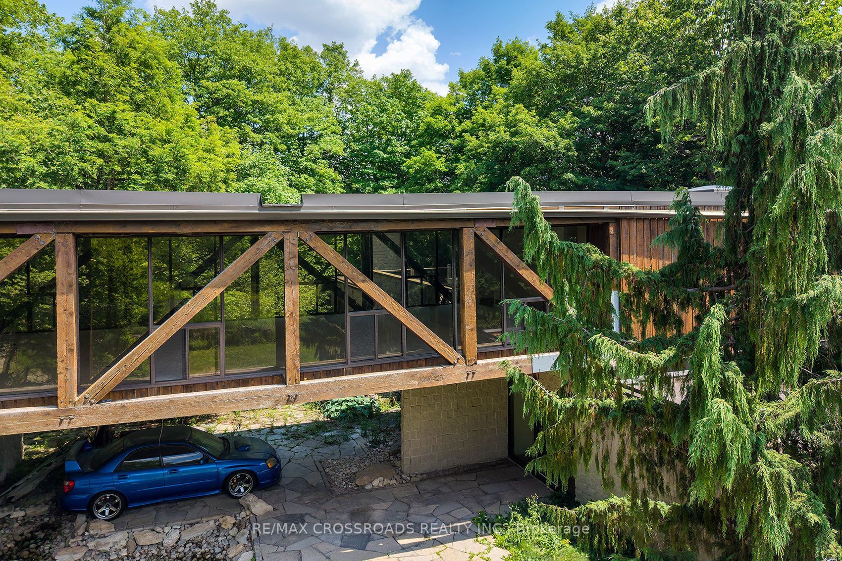 15135 Rockside Road Property Photo 9