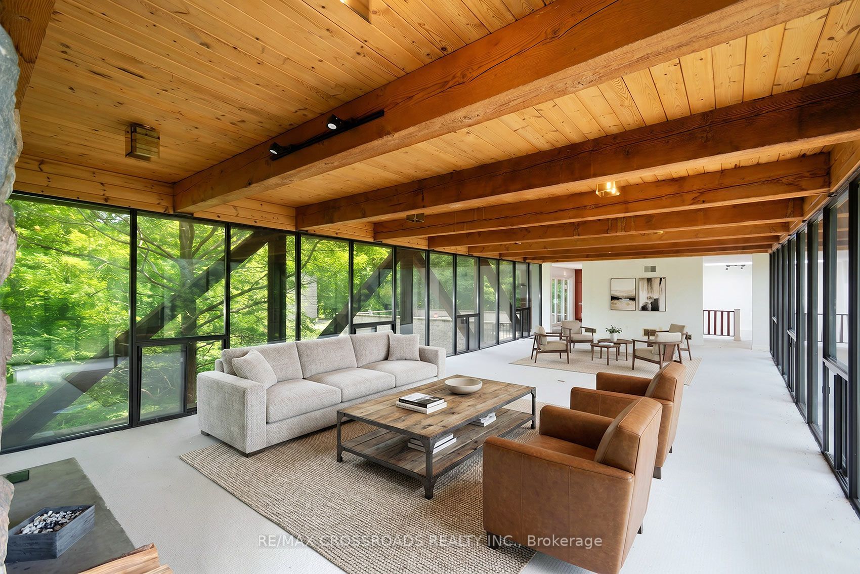 15135 Rockside Road Property Photo 10