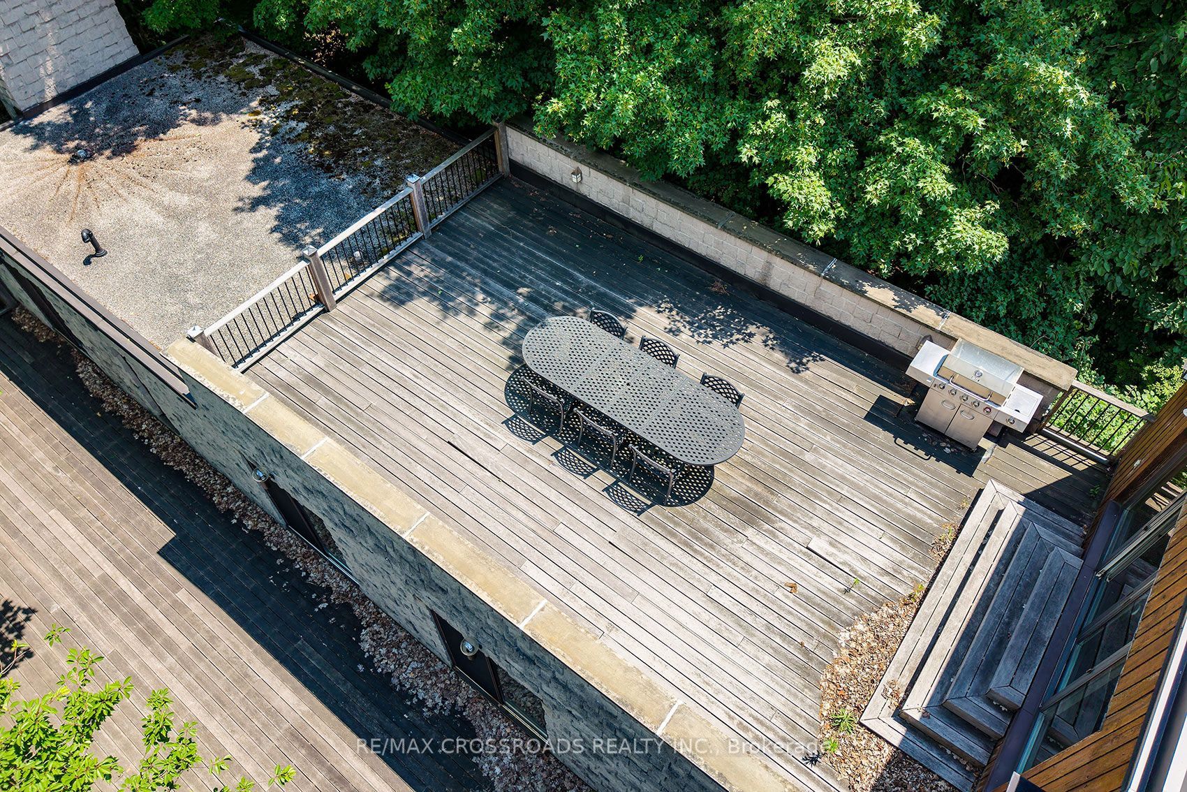15135 Rockside Road Property Photo 13