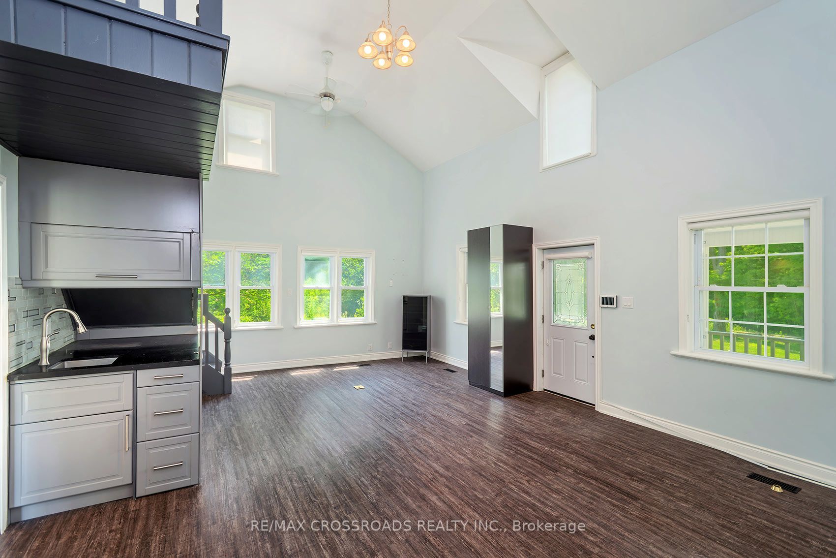 15135 Rockside Road Property Photo 29