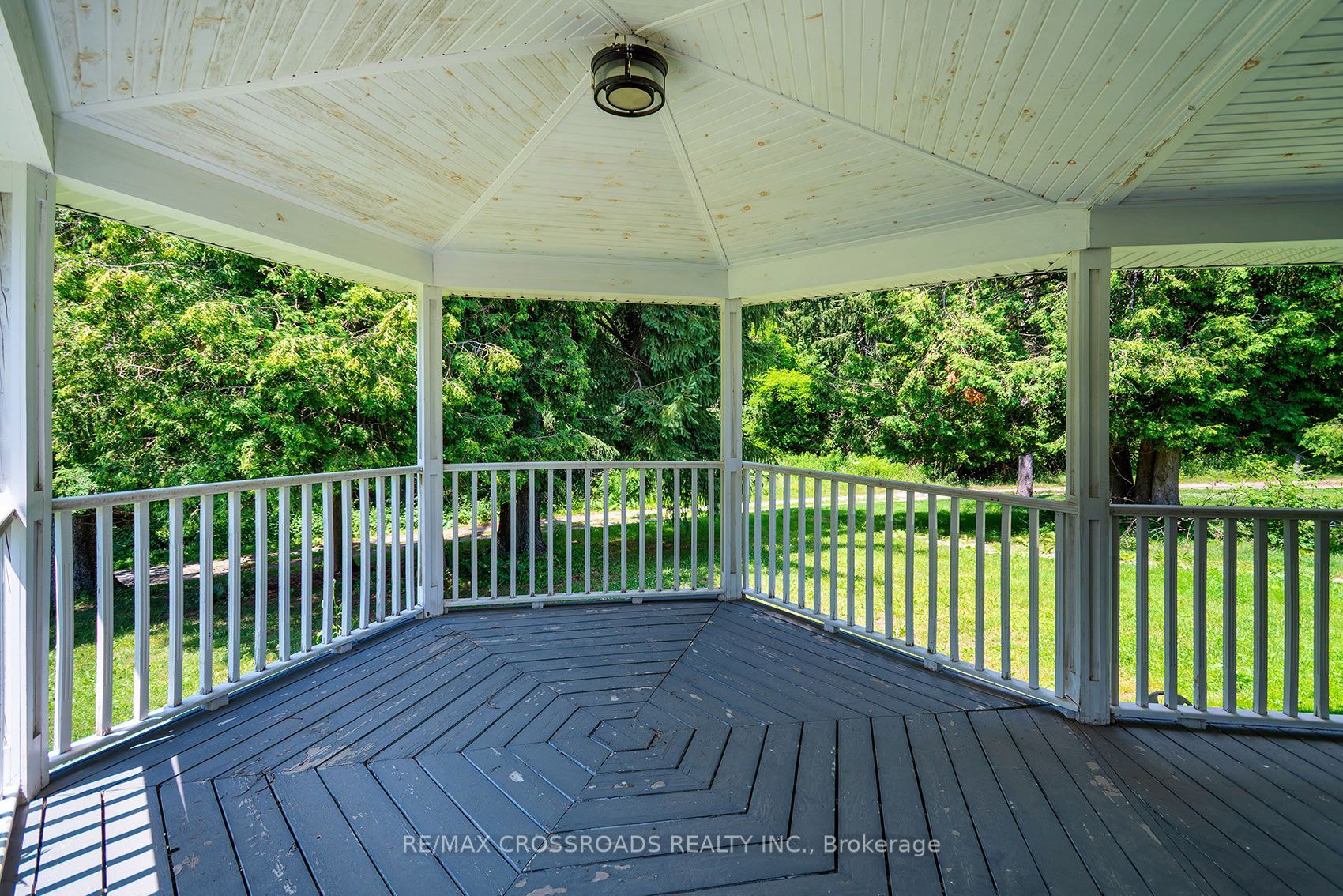 15135 Rockside Road Property Photo 35