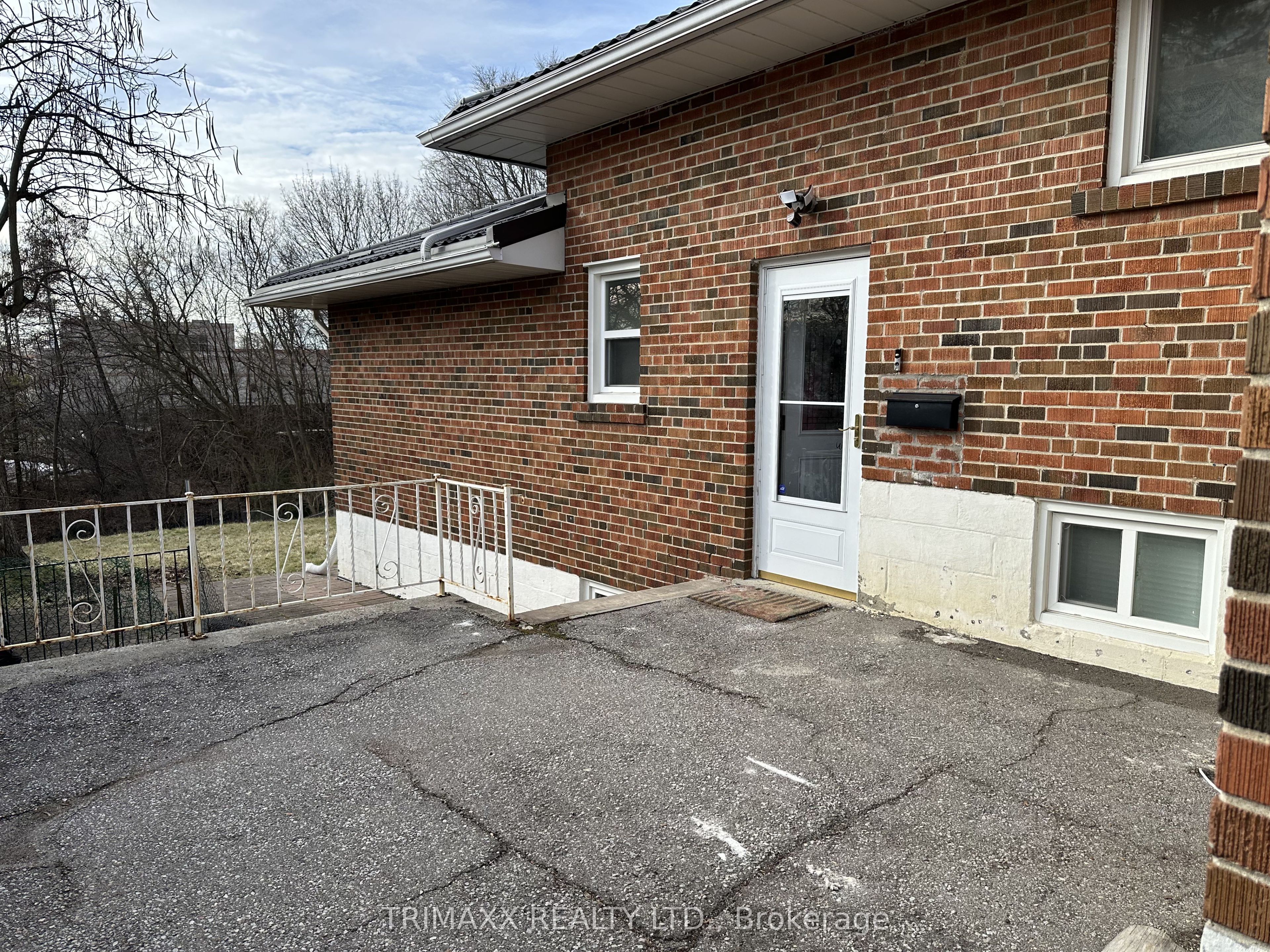 93 Jeffcoat Drive Bsmt Property Photo 3