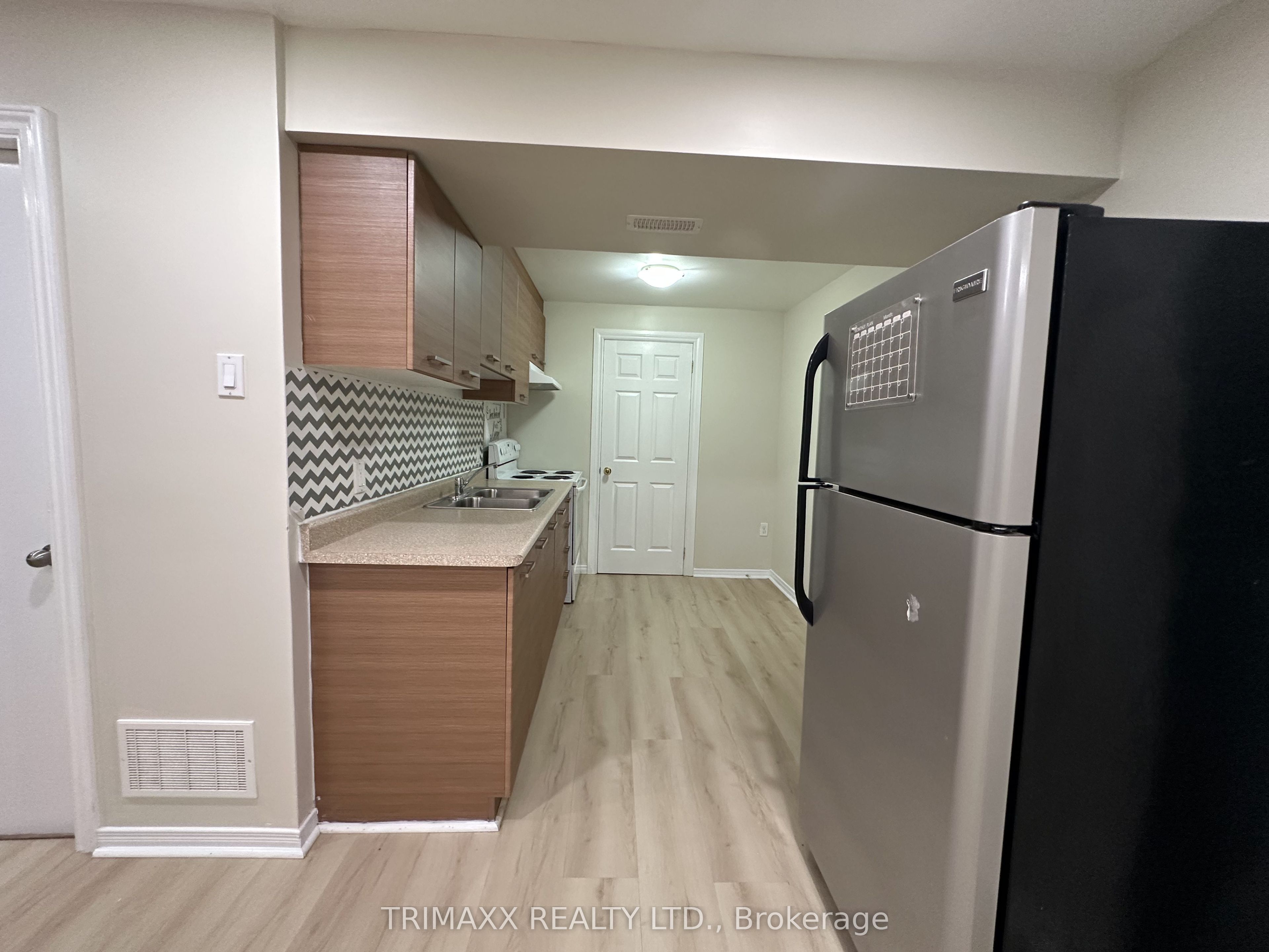 93 Jeffcoat Drive Bsmt Property Photo 6