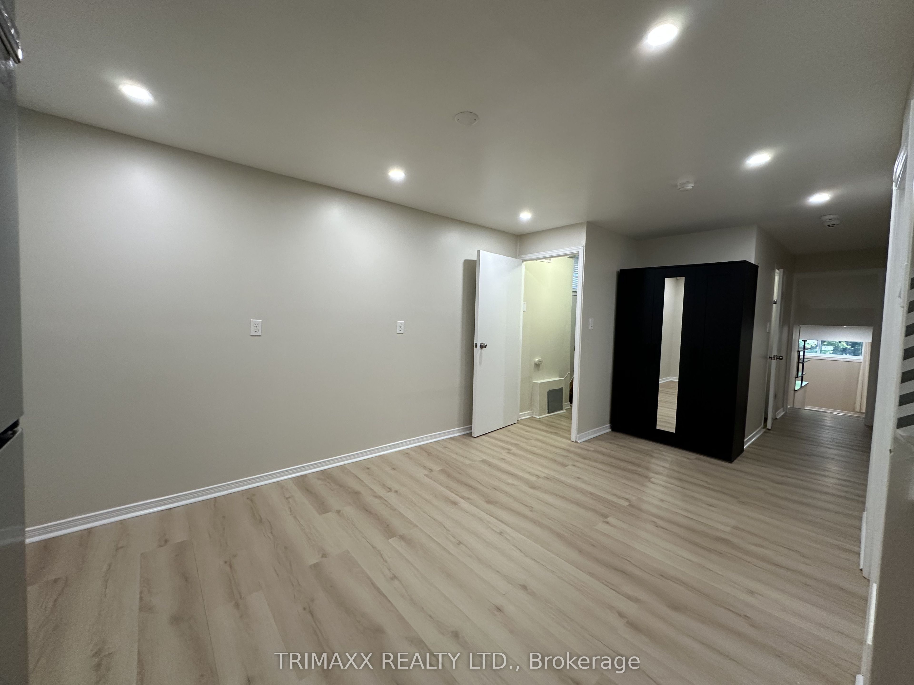 93 Jeffcoat Drive Bsmt Property Photo 7