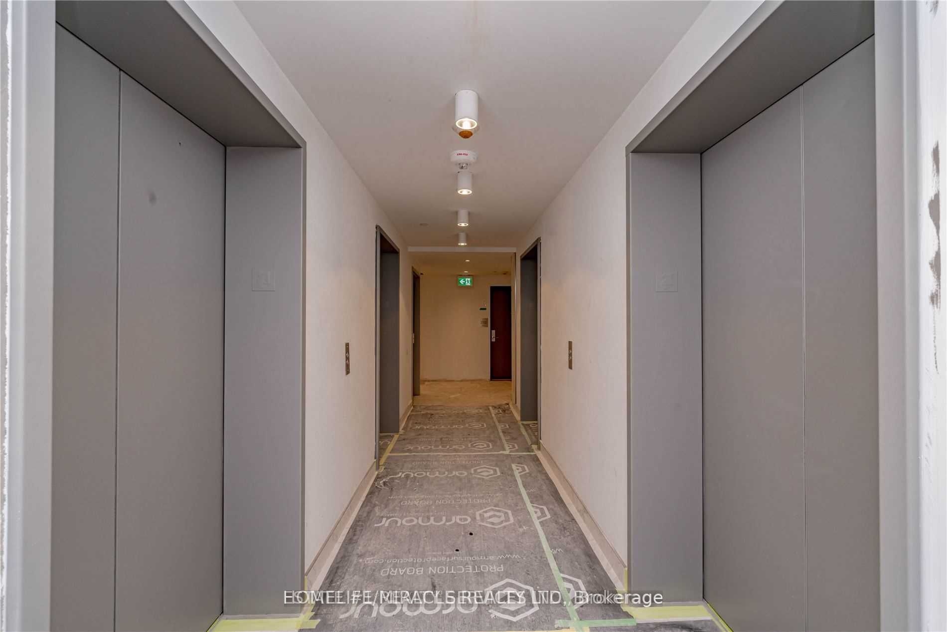 1928 Lakeshore Boulevard 2116 Property Photo 5