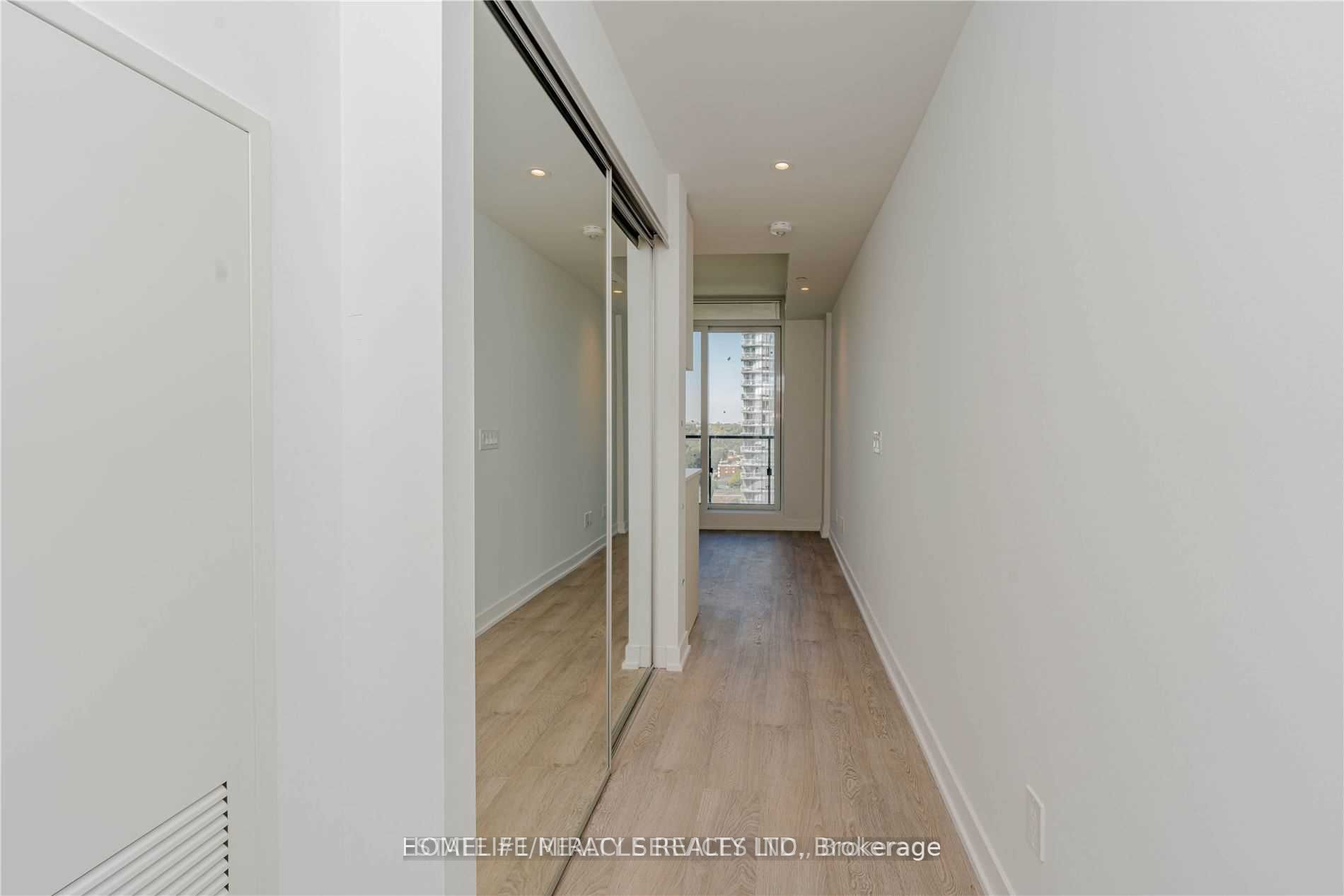 1928 Lakeshore Boulevard 2116 Property Photo 7