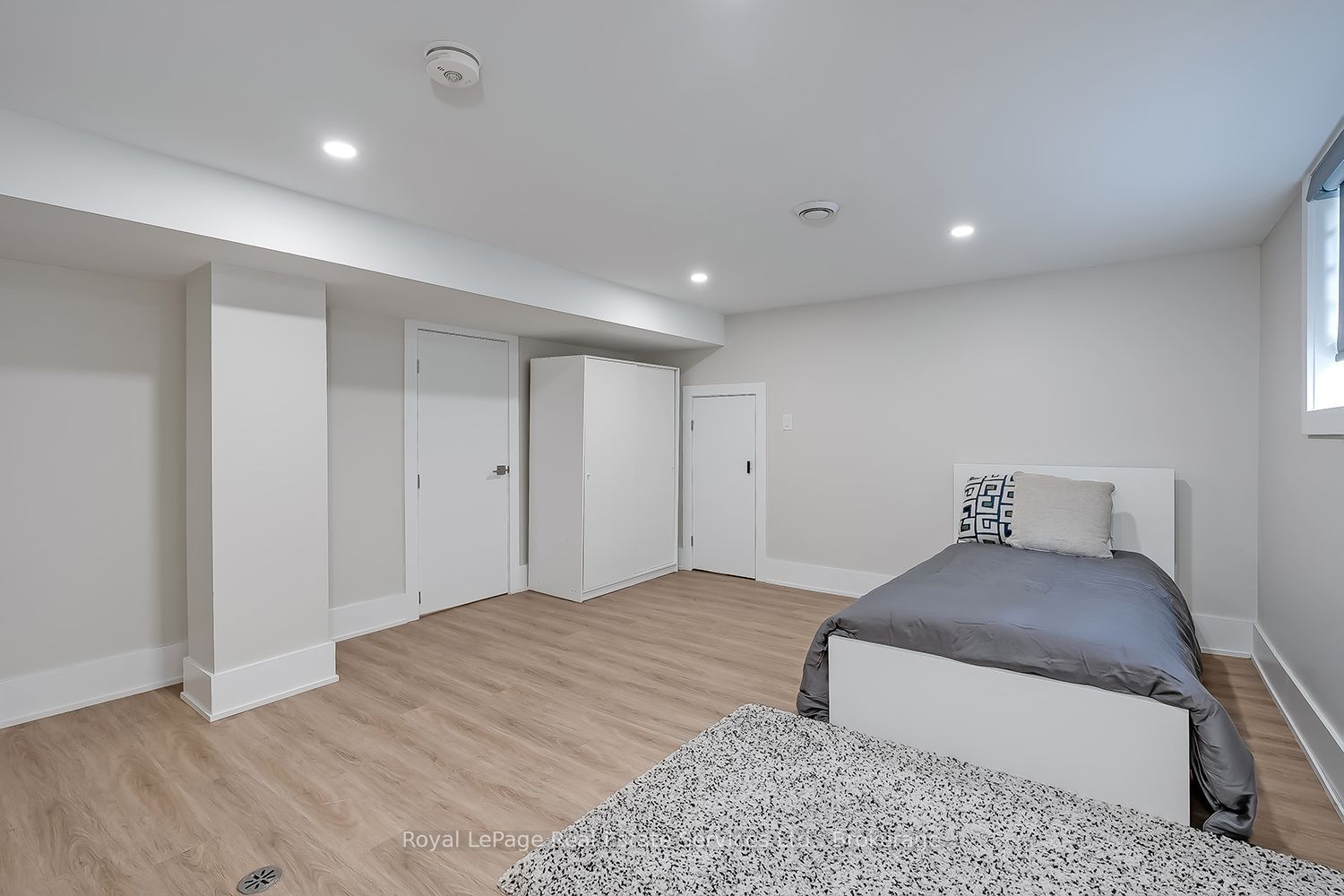 59 Fairwood Place E Property Photo 38
