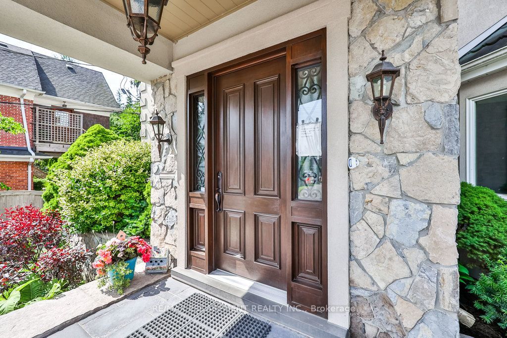 1430 Hurontario Street A Property Photo 2