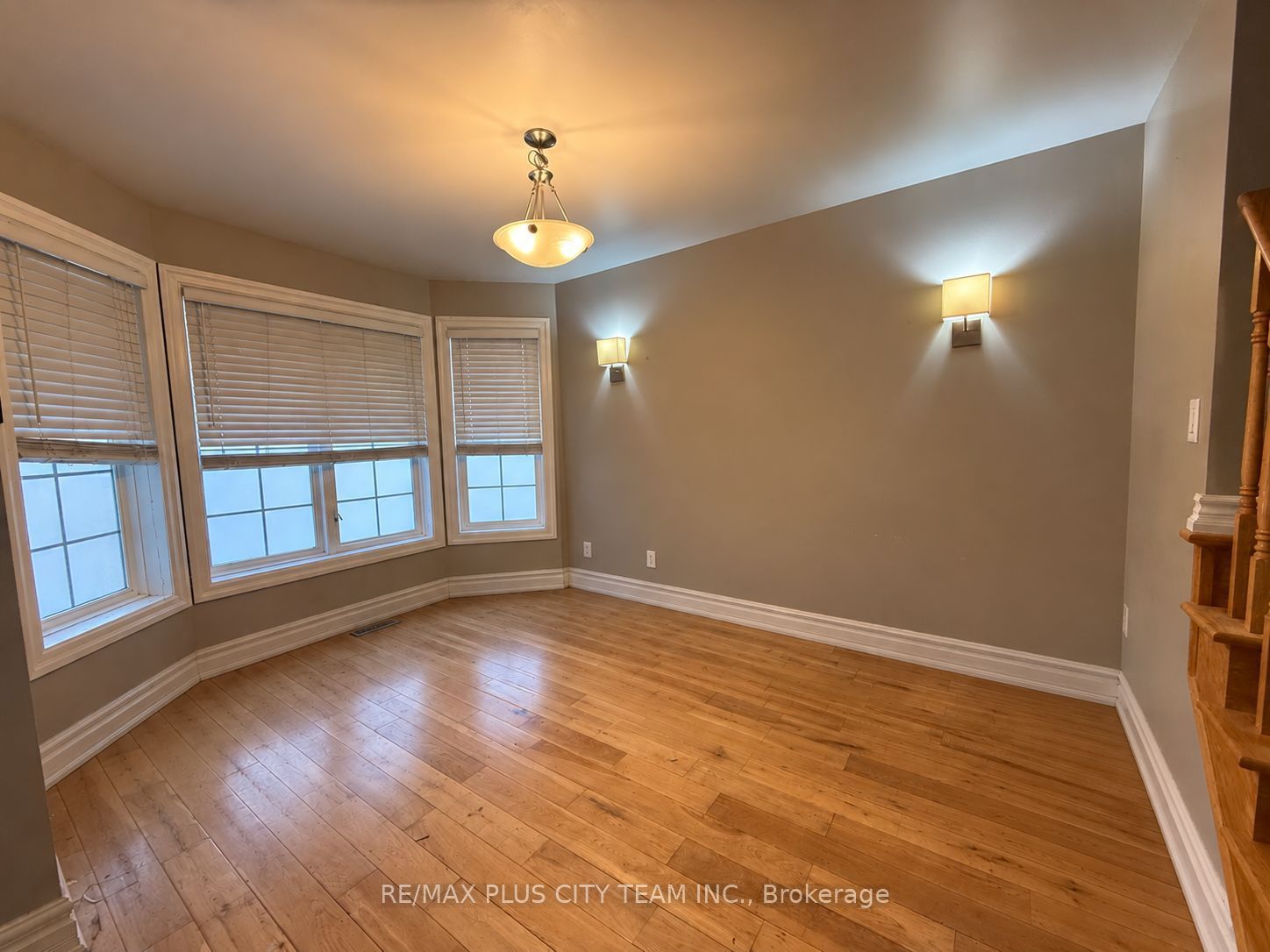 844 Luxton Drive Property Photo 2