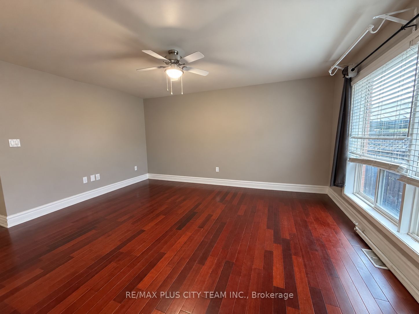 844 Luxton Drive Property Photo 3