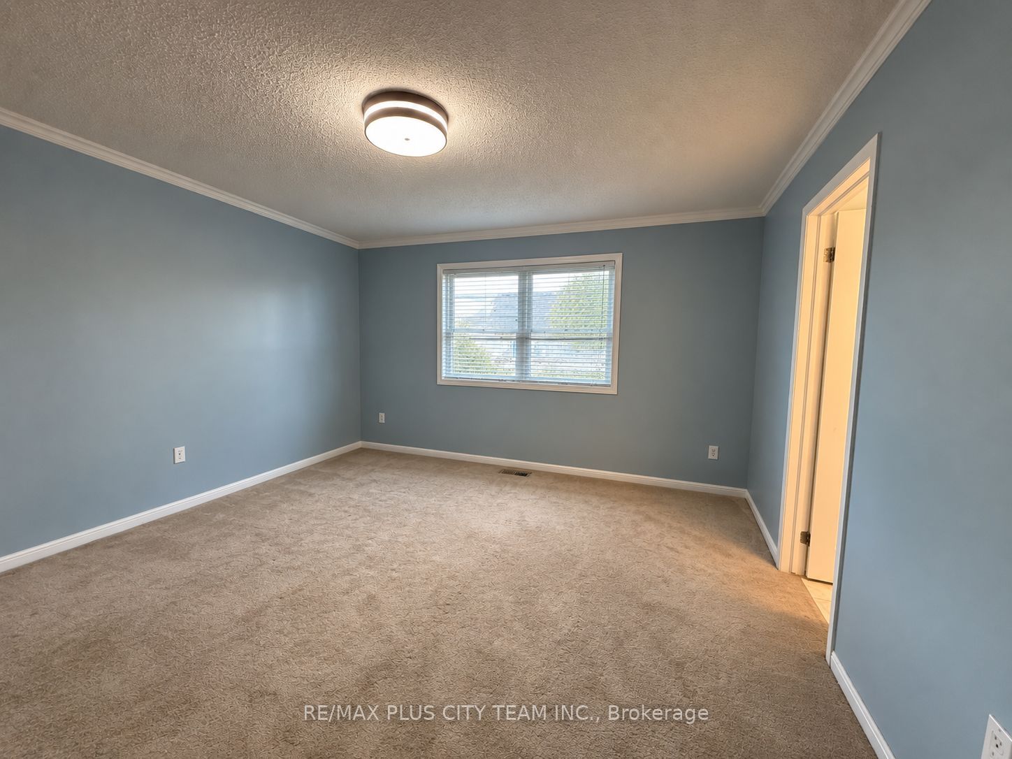 844 Luxton Drive Property Photo 10