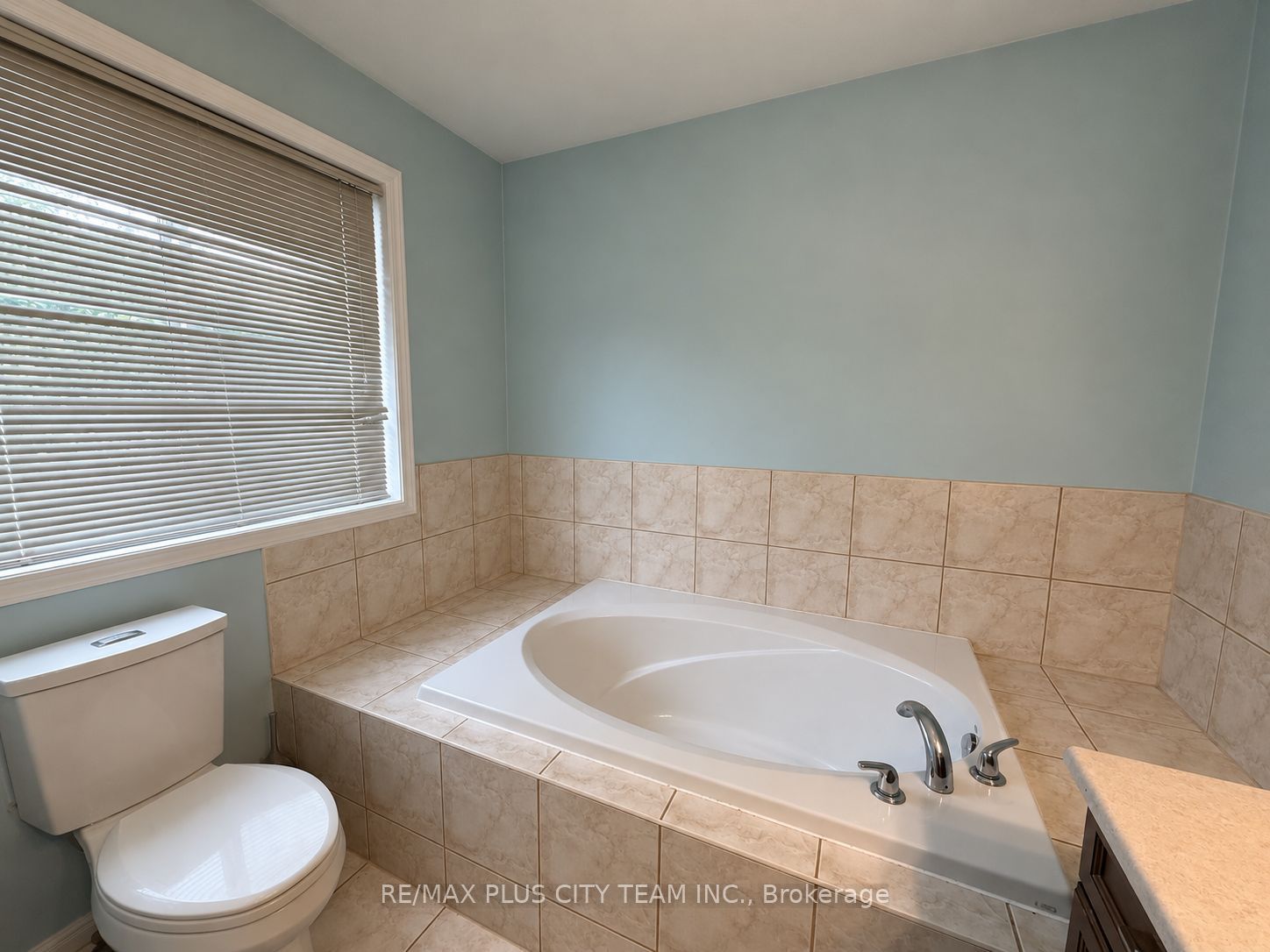 844 Luxton Drive Property Photo 13