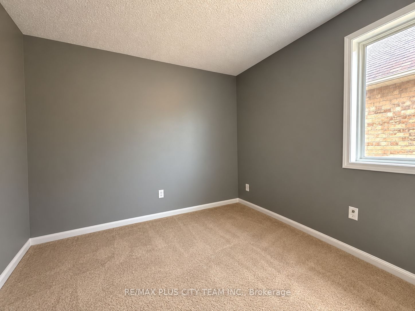 844 Luxton Drive Property Photo 16