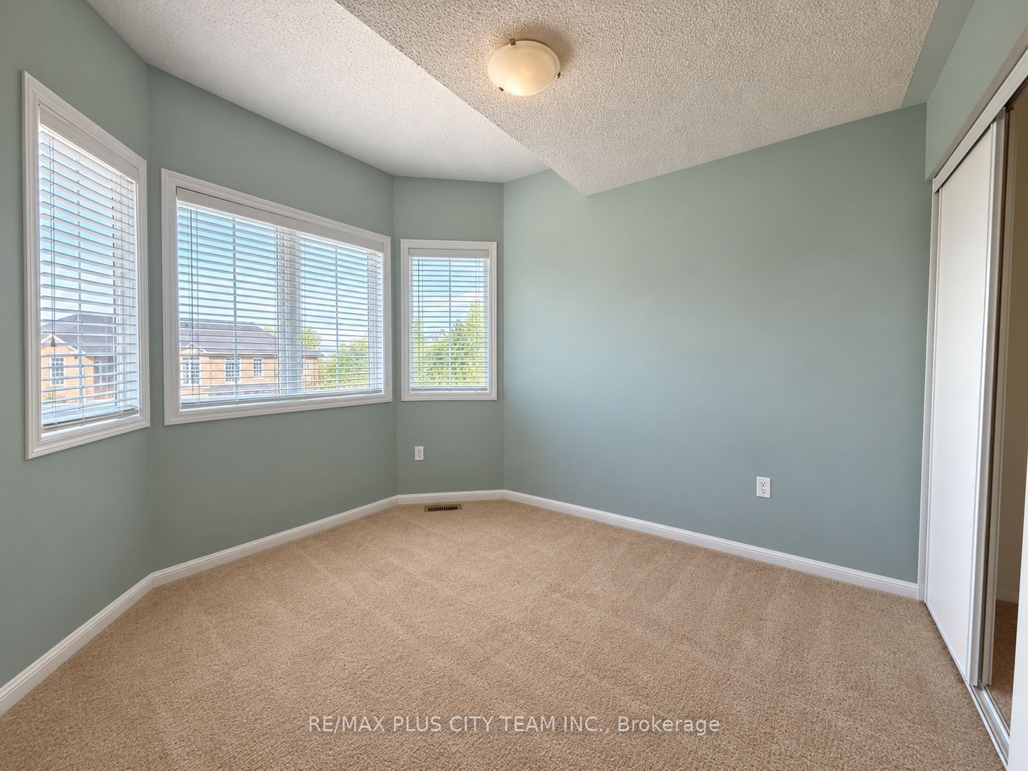 844 Luxton Drive Property Photo 17