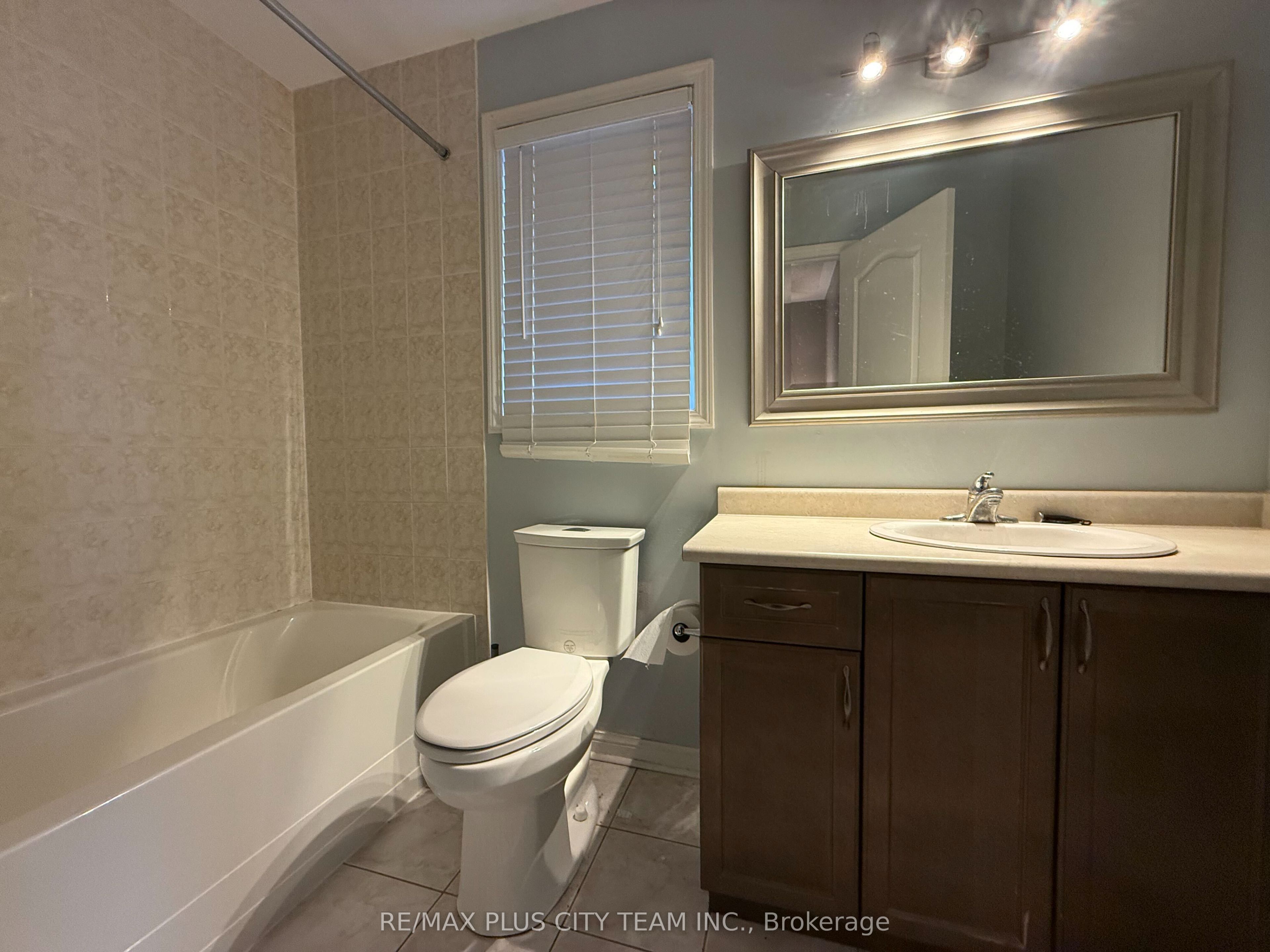 844 Luxton Drive Property Photo 18