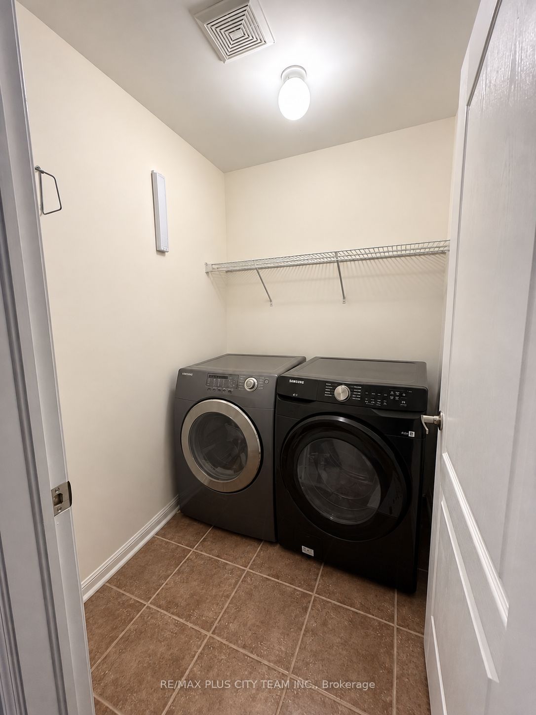 844 Luxton Drive Property Photo 19
