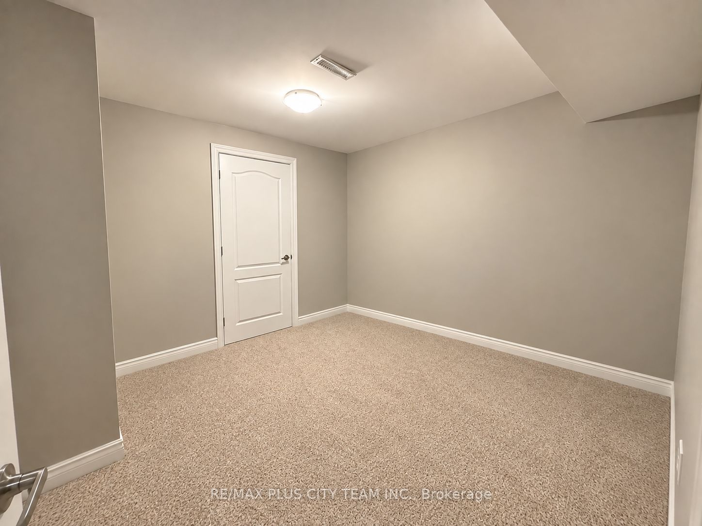 844 Luxton Drive Property Photo 22