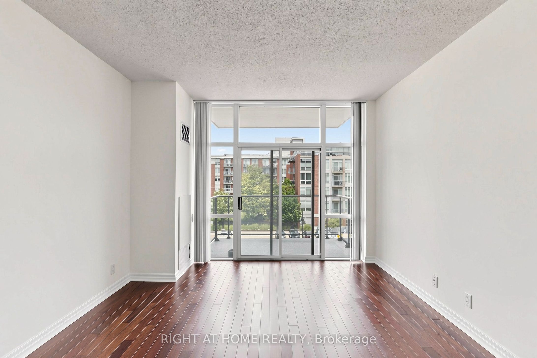 70 Port Street E 408 Property Photo 7