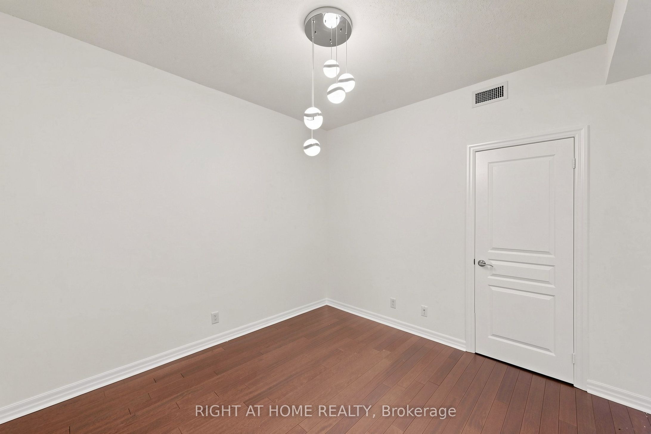70 Port Street E 408 Property Photo 19