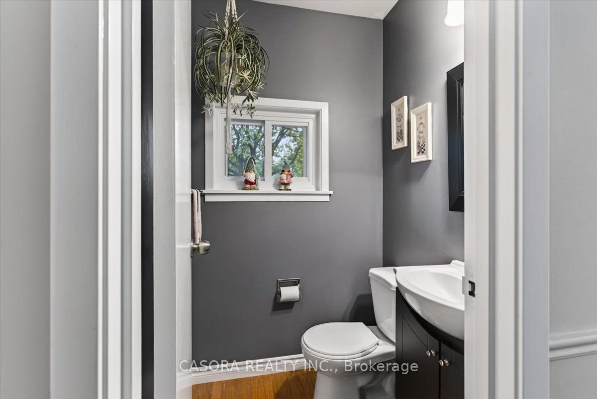 479 Woodview Road Property Photo 9